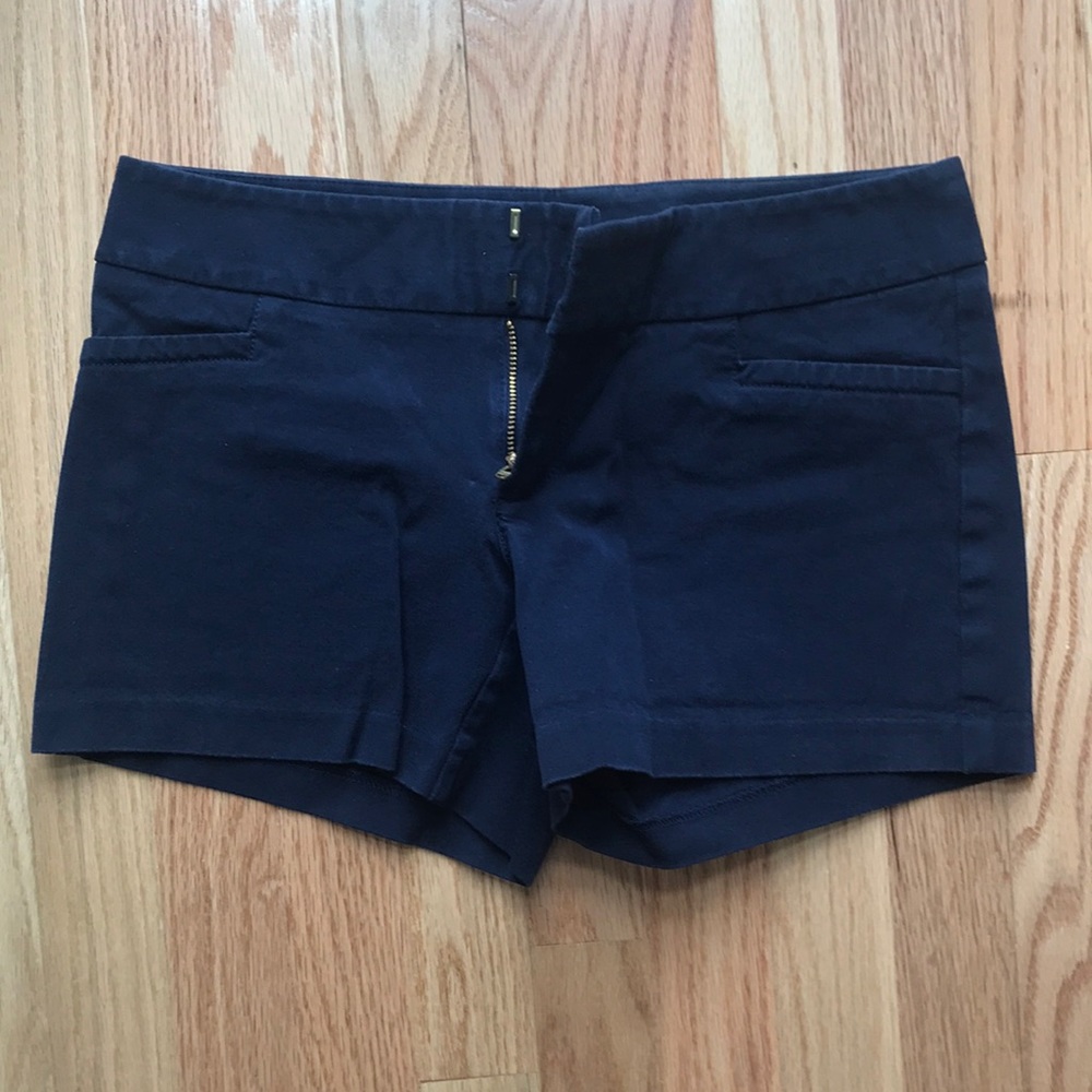Lilly Pulitzer women’s shorts size 2 in navy blue